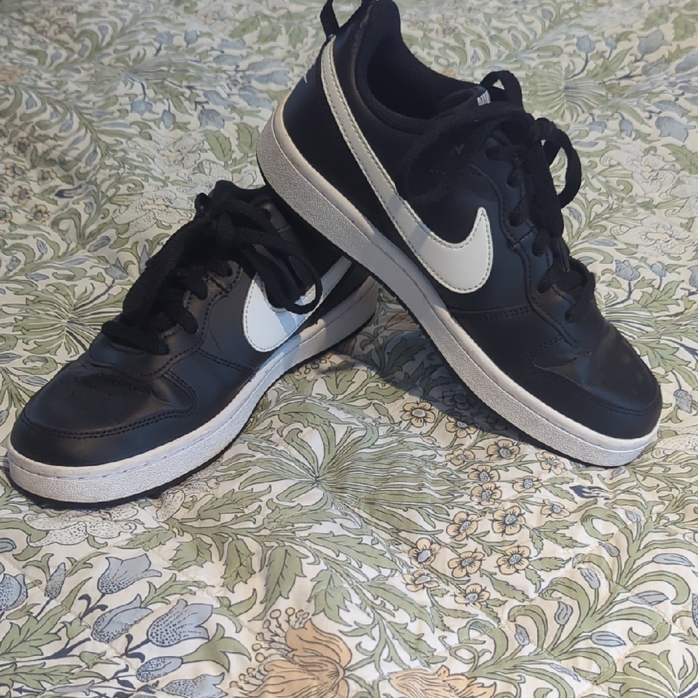 Nike Black and White Low Court Borough Low 2 GS Dunk